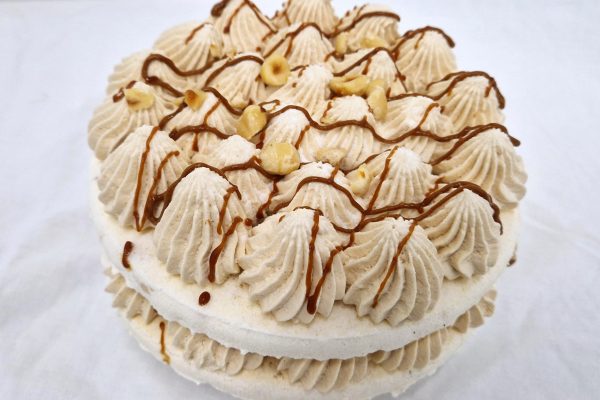 hazelnoot schuim taartje hazelnoot schuim taartje